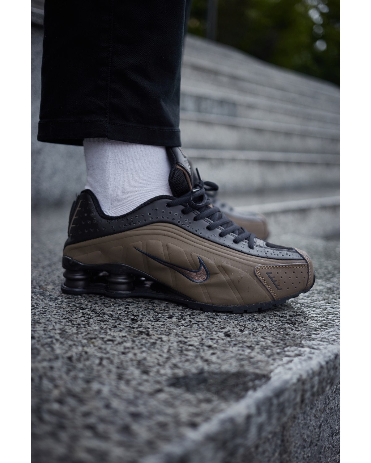 Nike Shox R4 Off Noir