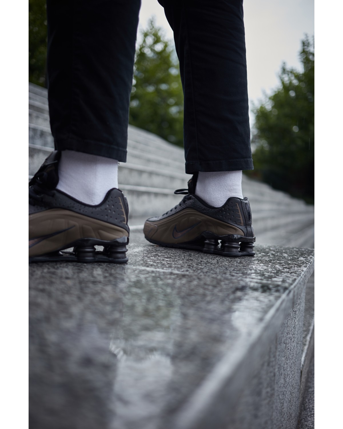 Nike Shox R4 Off Noir