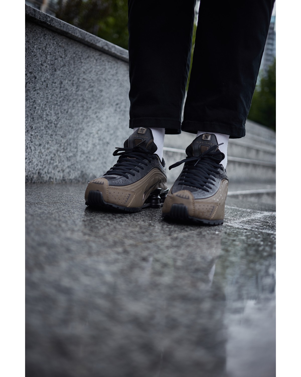Nike Shox R4 Off Noir