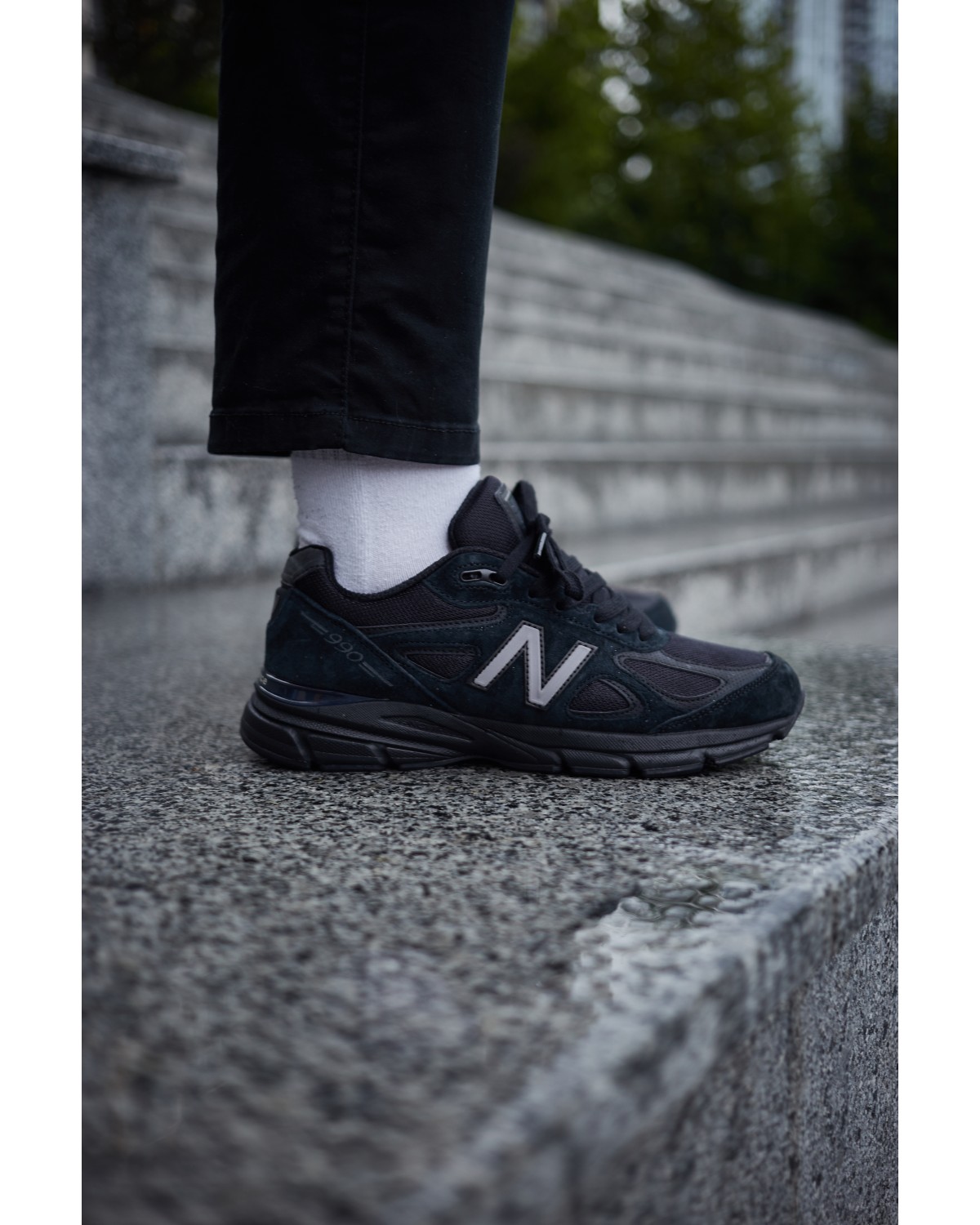 New Balance 990v4