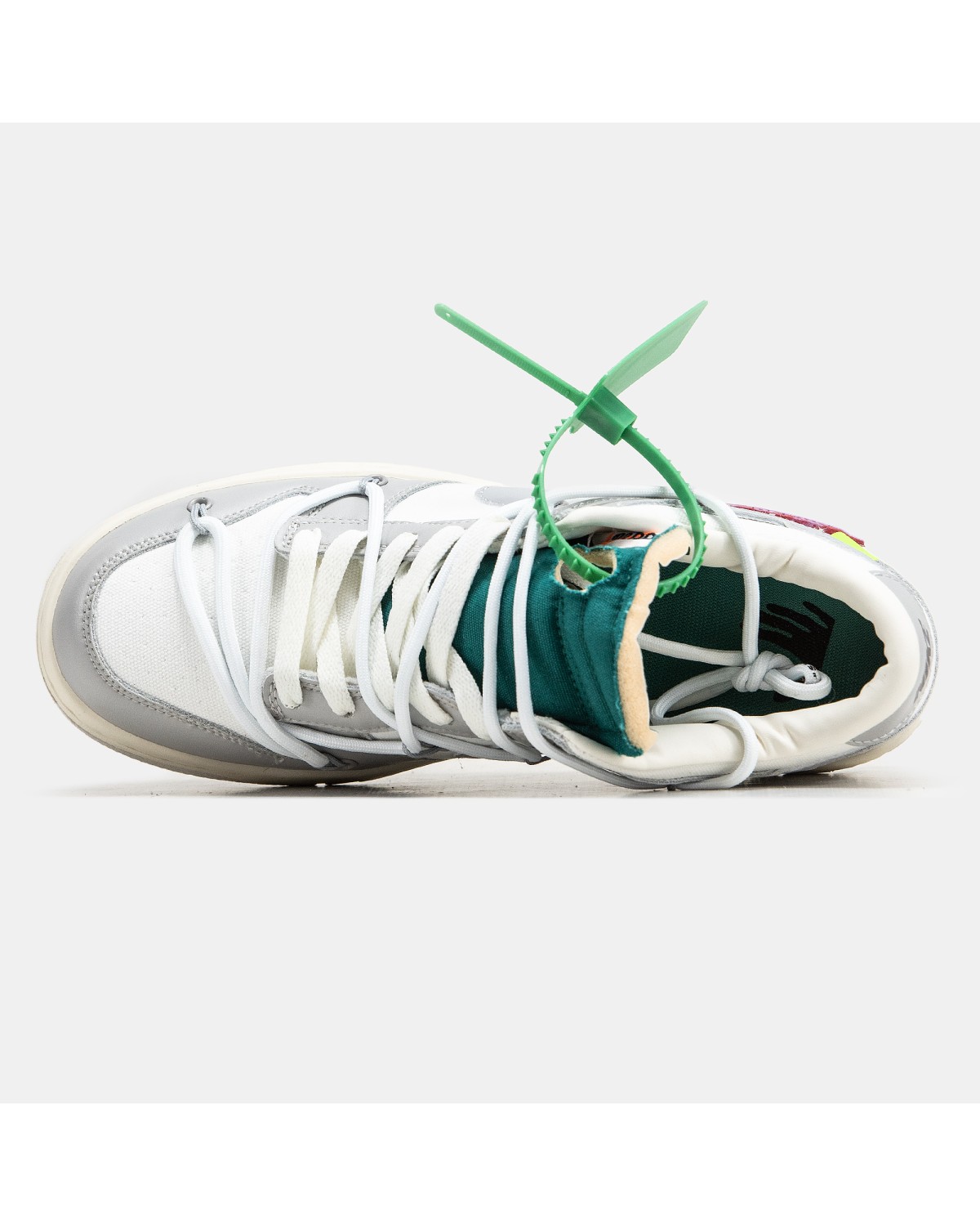 Nike SB Dunk Low x Off-White