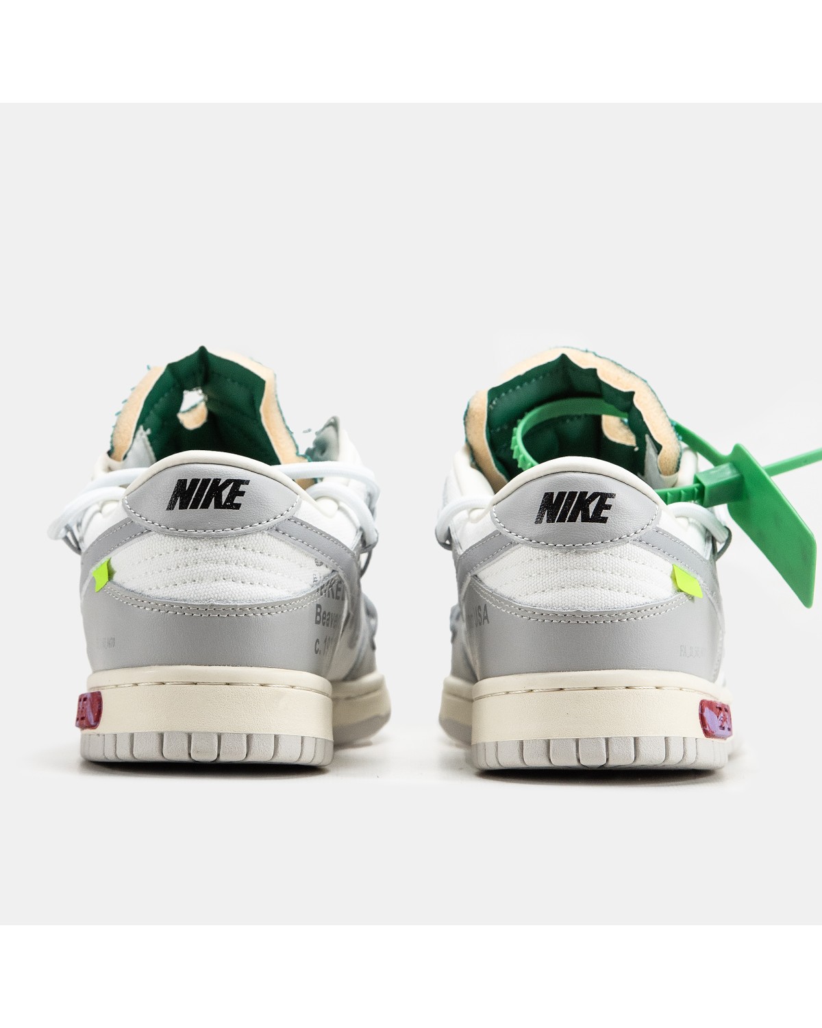 Nike SB Dunk Low x Off-White