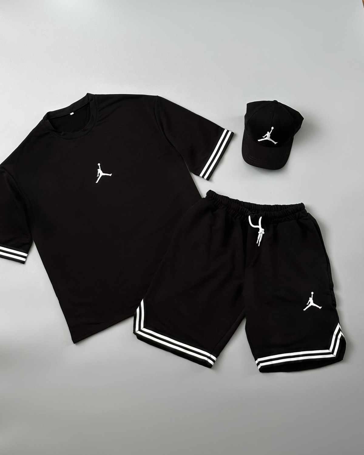 Комплект Air Jordan футболка х шорти х кепка чорний