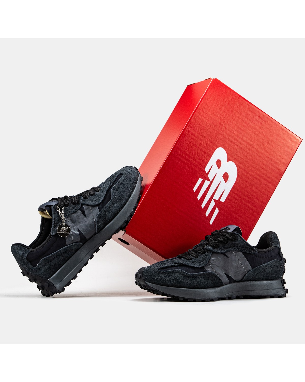 New Balance 327