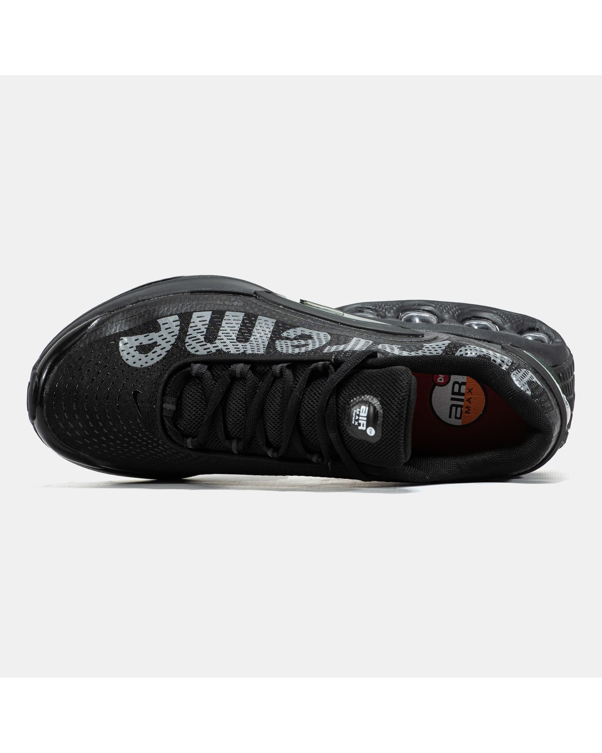 Nike Air Max DN x Supreme