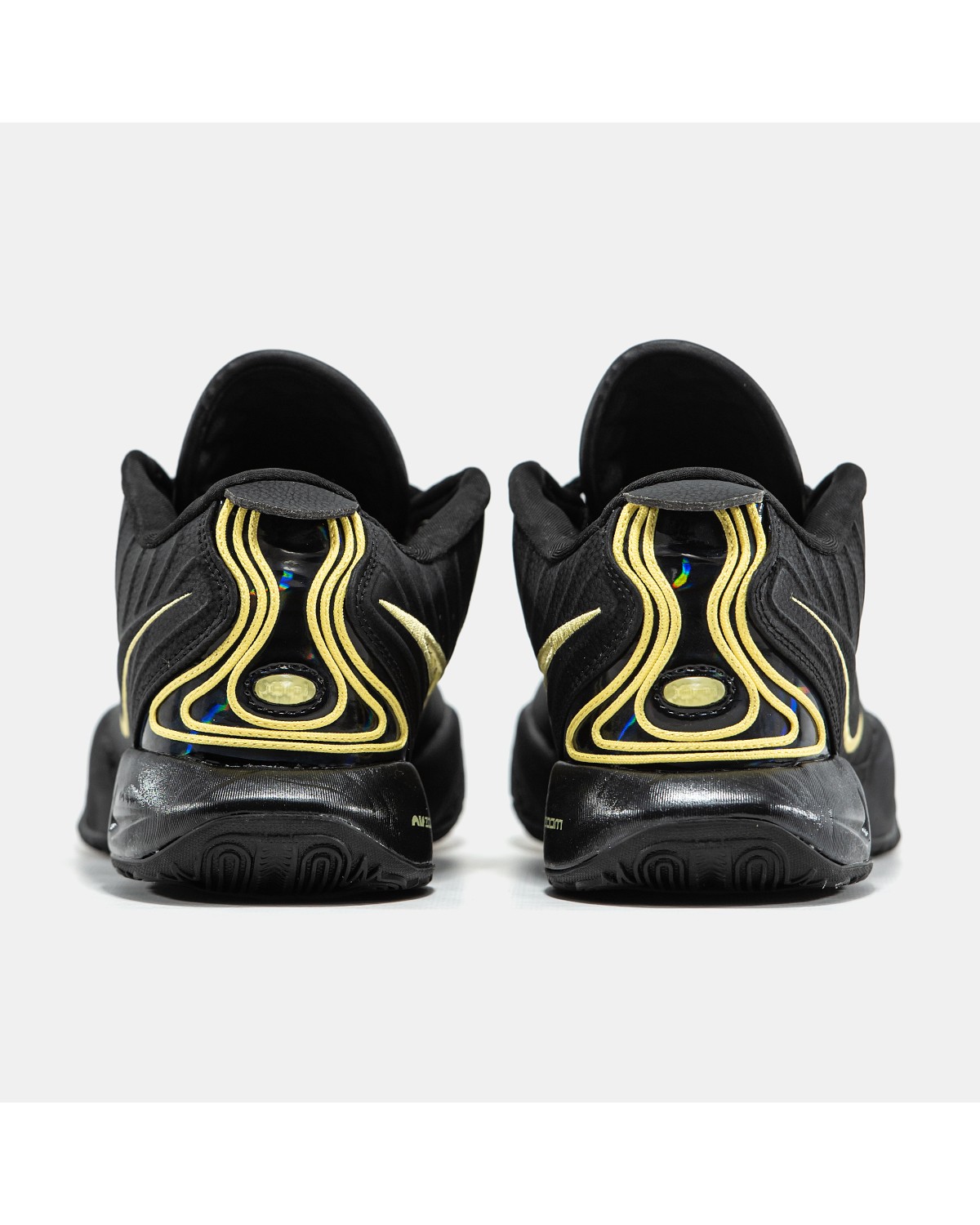 Nike LeBron 21