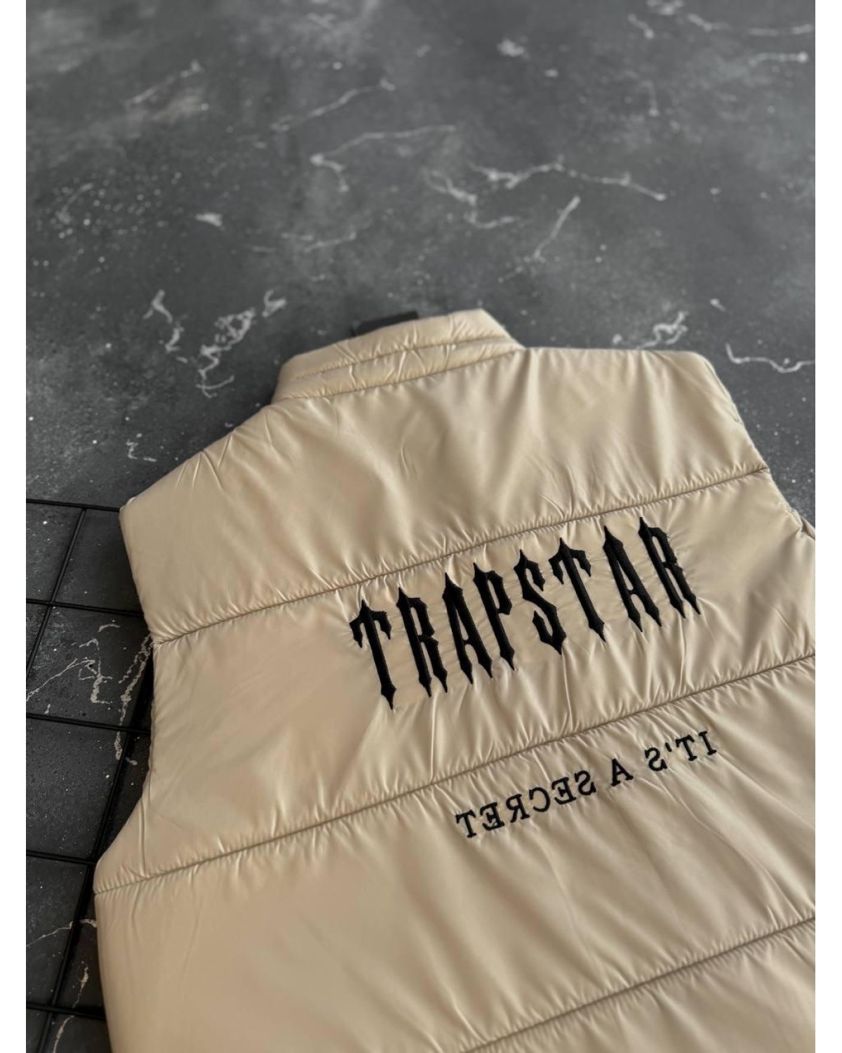 Жилетка TrapStar бежева