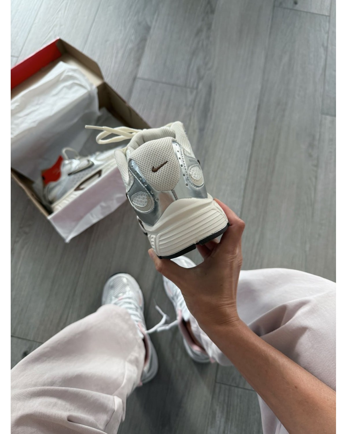 Nike V5 RNR Sail/Light Orewood Brown