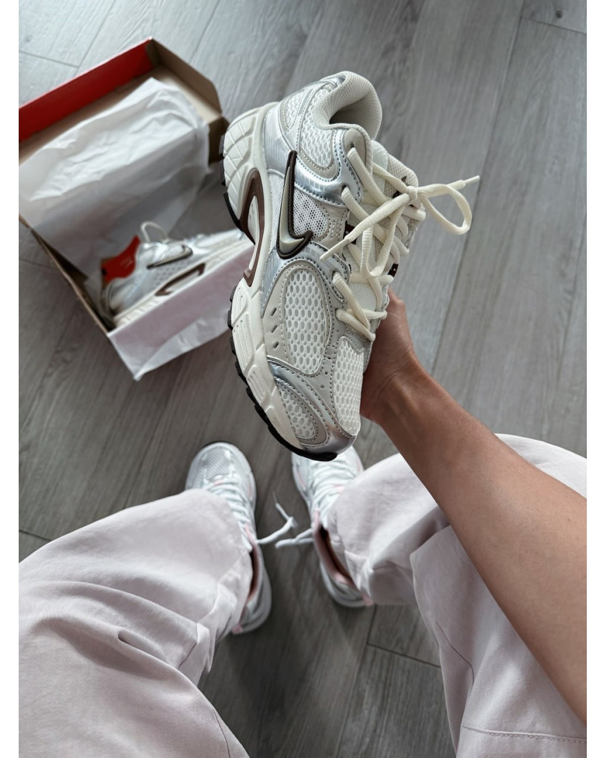 Nike V5 RNR Sail/Light Orewood Brown