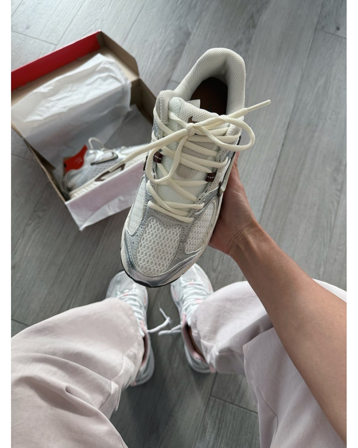 Nike V5 RNR Sail/Light Orewood Brown
