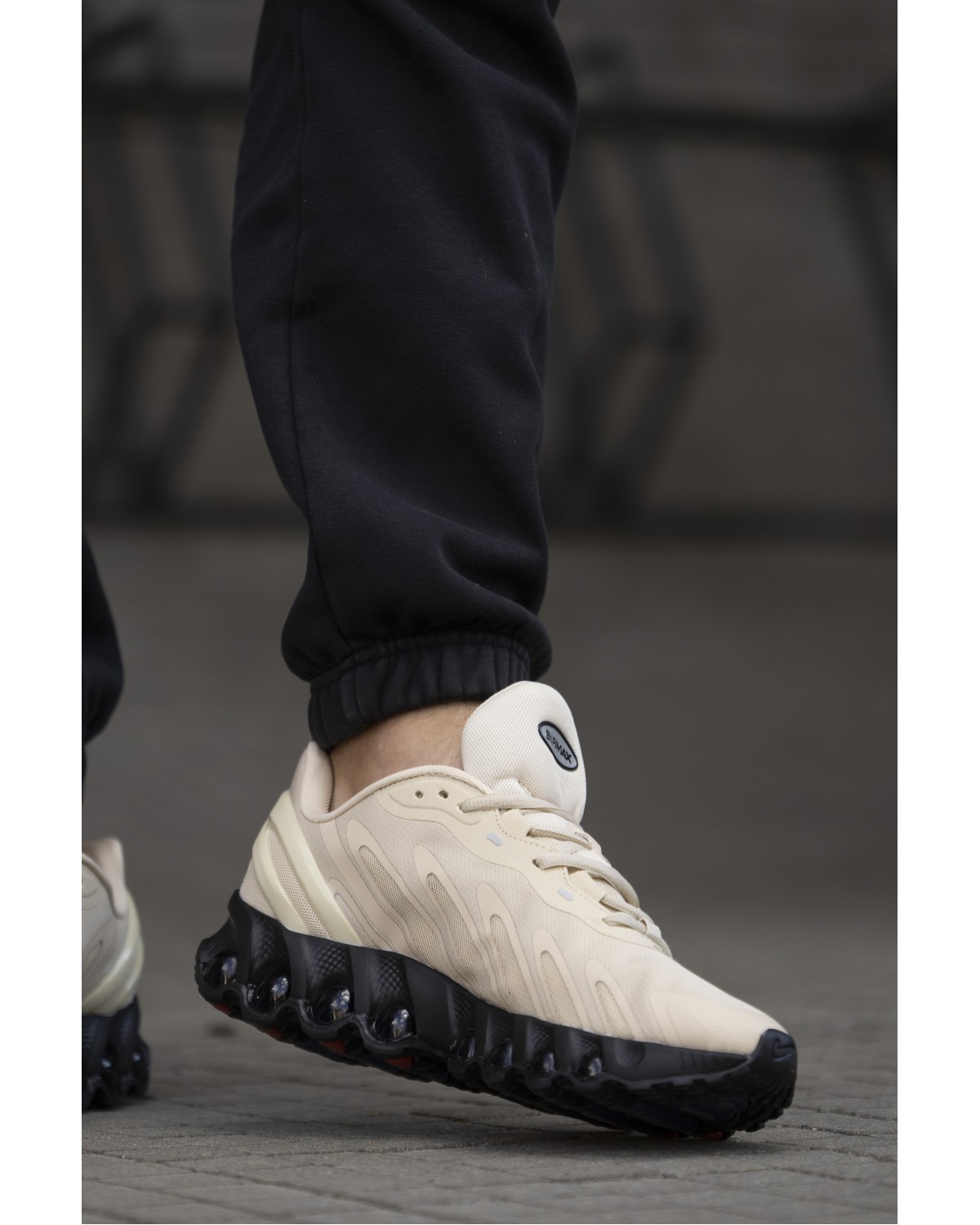 Nike Air Max DN8 Beige
