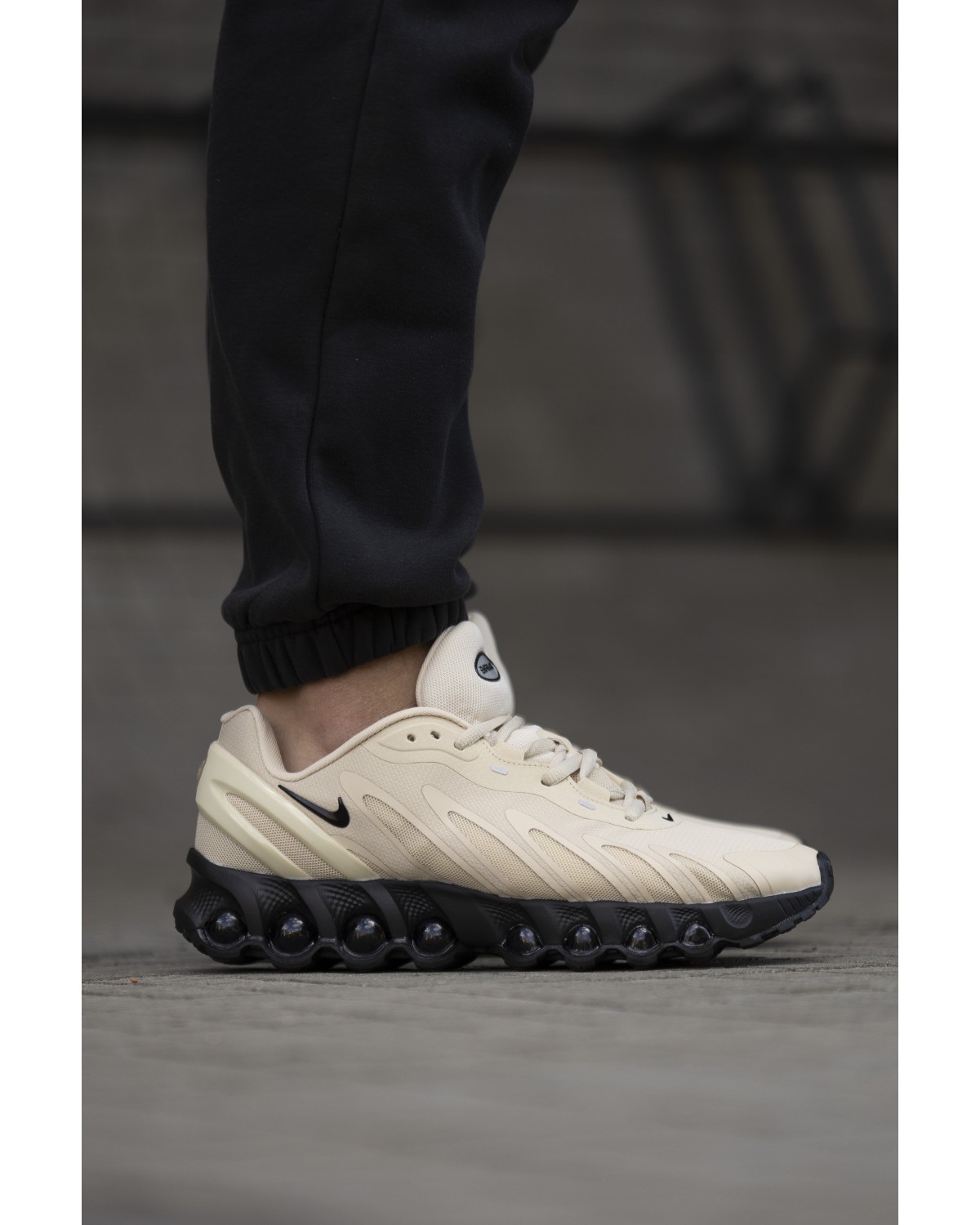 Nike Air Max DN8 Beige