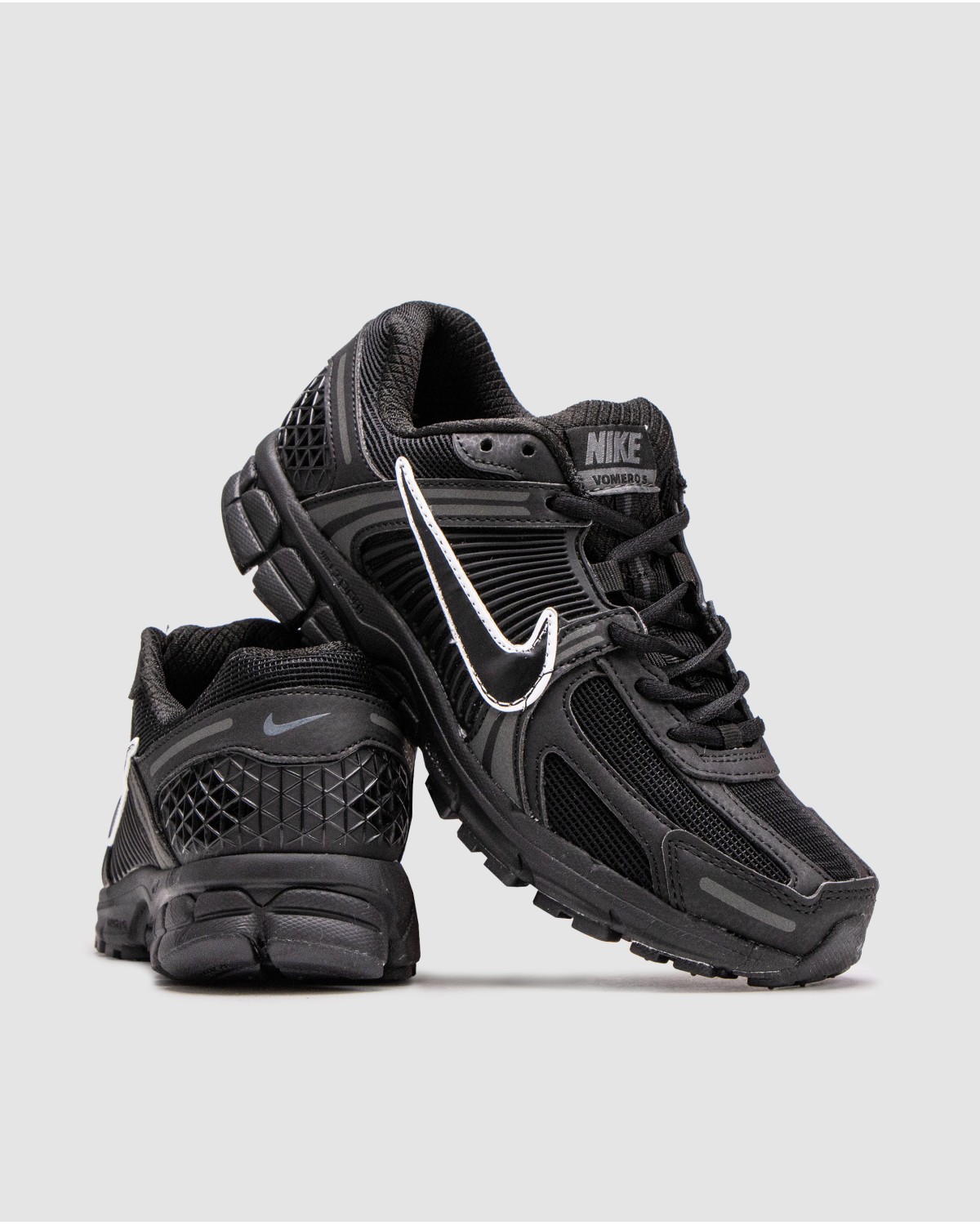 Nike Vomero 5 Black White