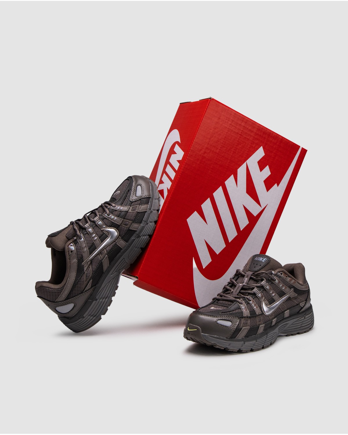 Nike P-6000 Cave Stone/Metallic Silver