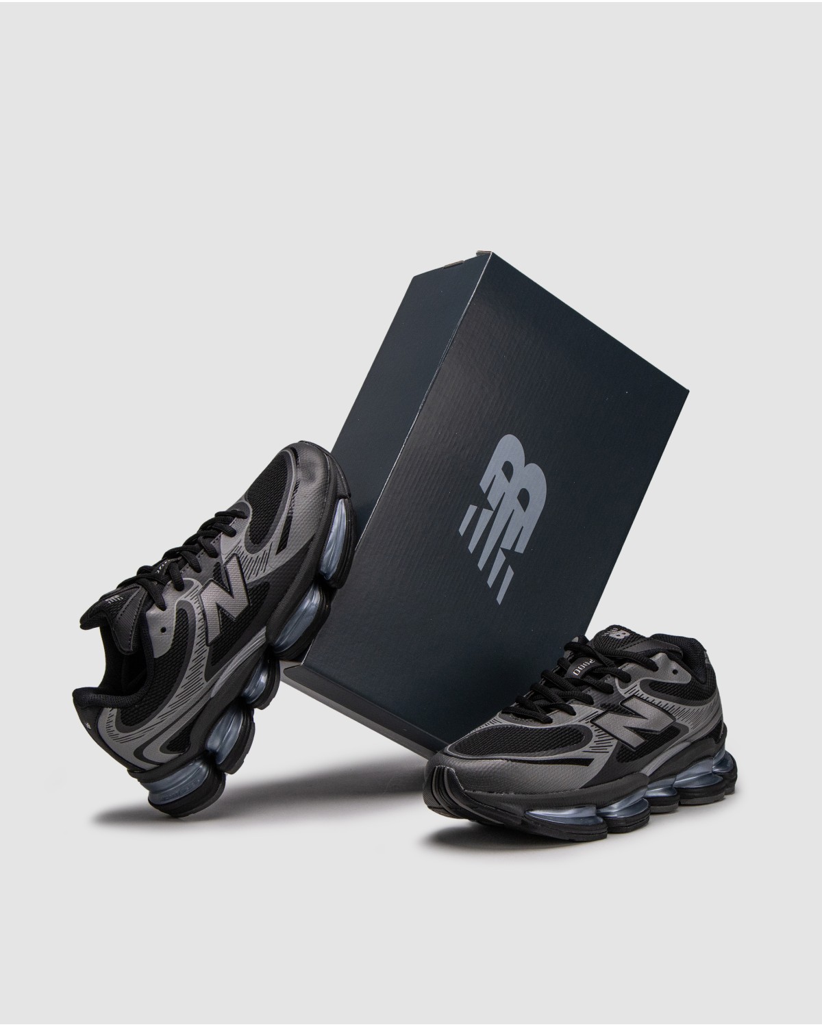 New Balance 2000 Silver Black