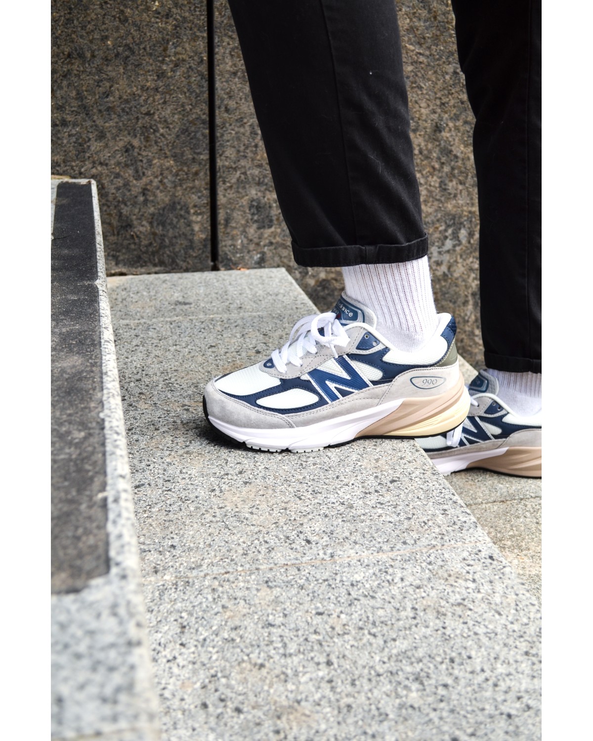 New Balance 990 v6