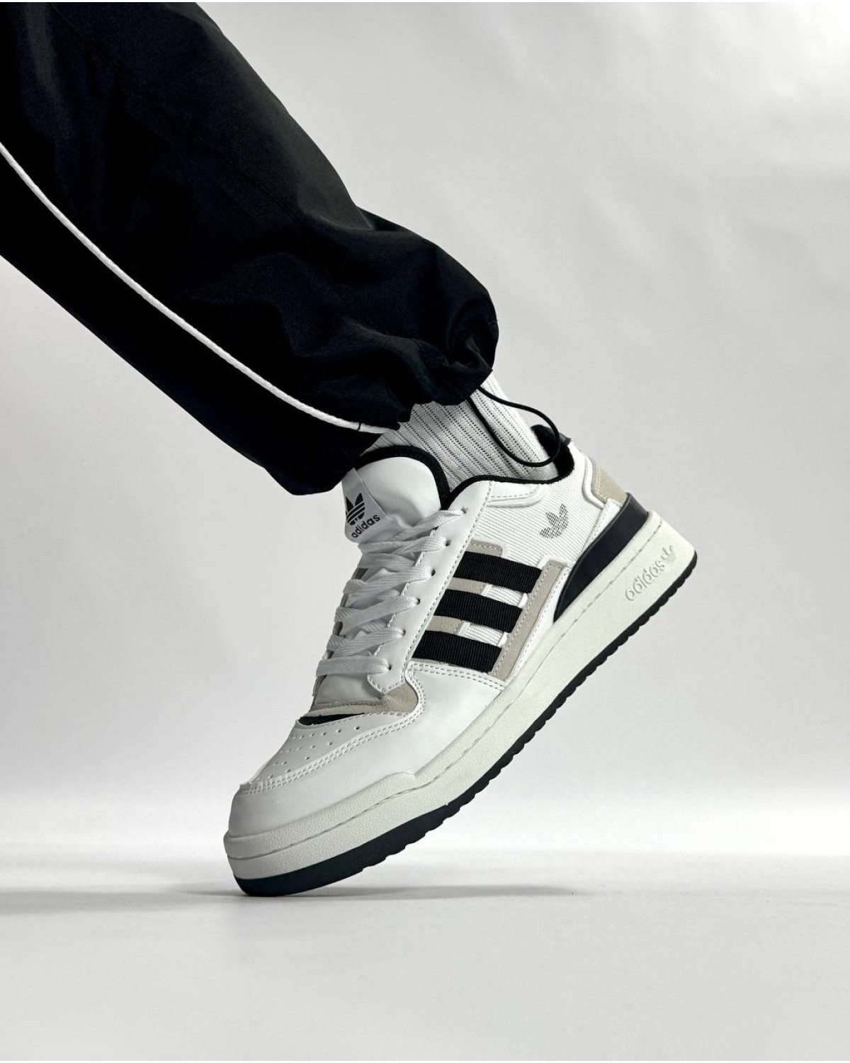 Adidas Forum White Black