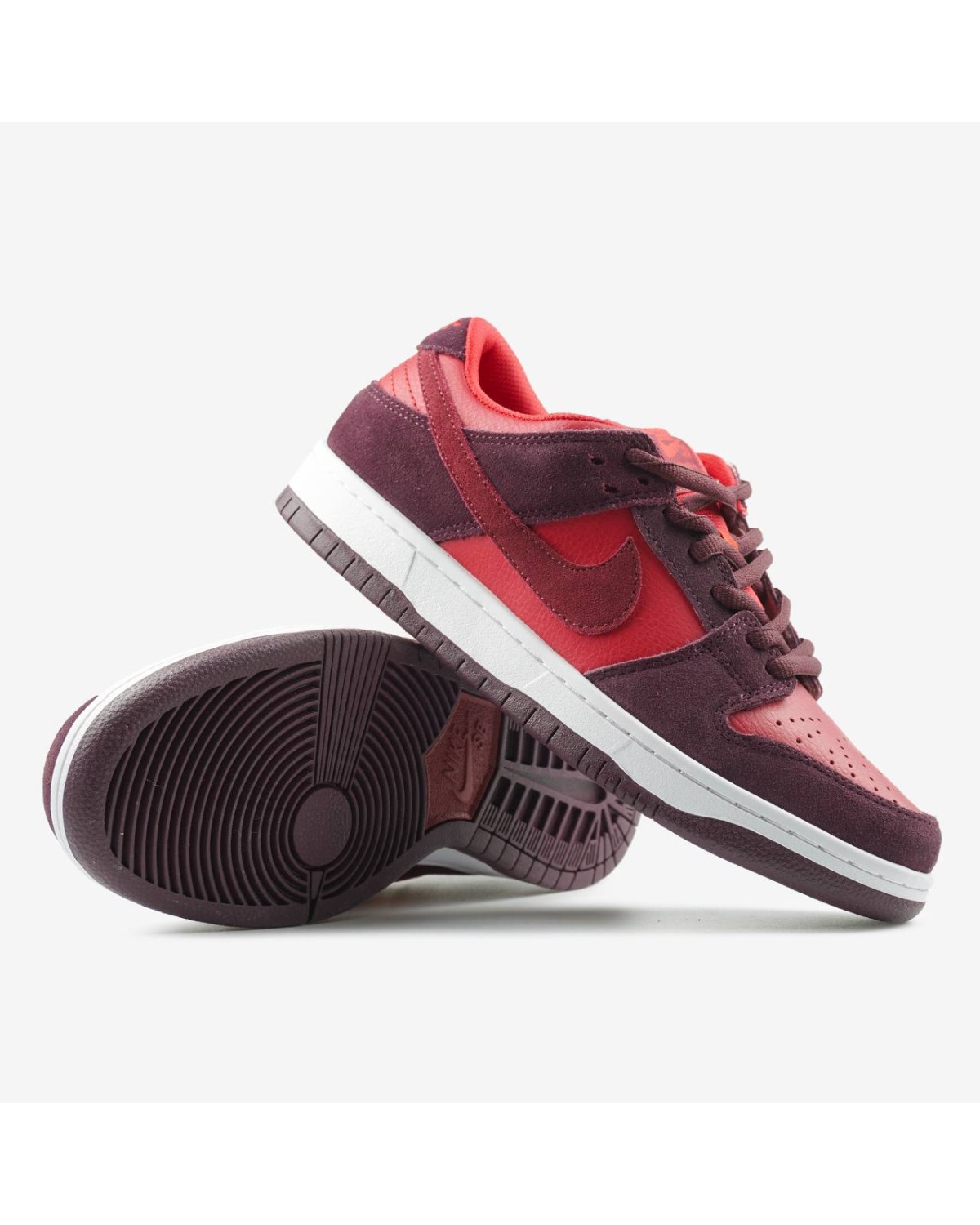 Nike SB Dunk Cherry