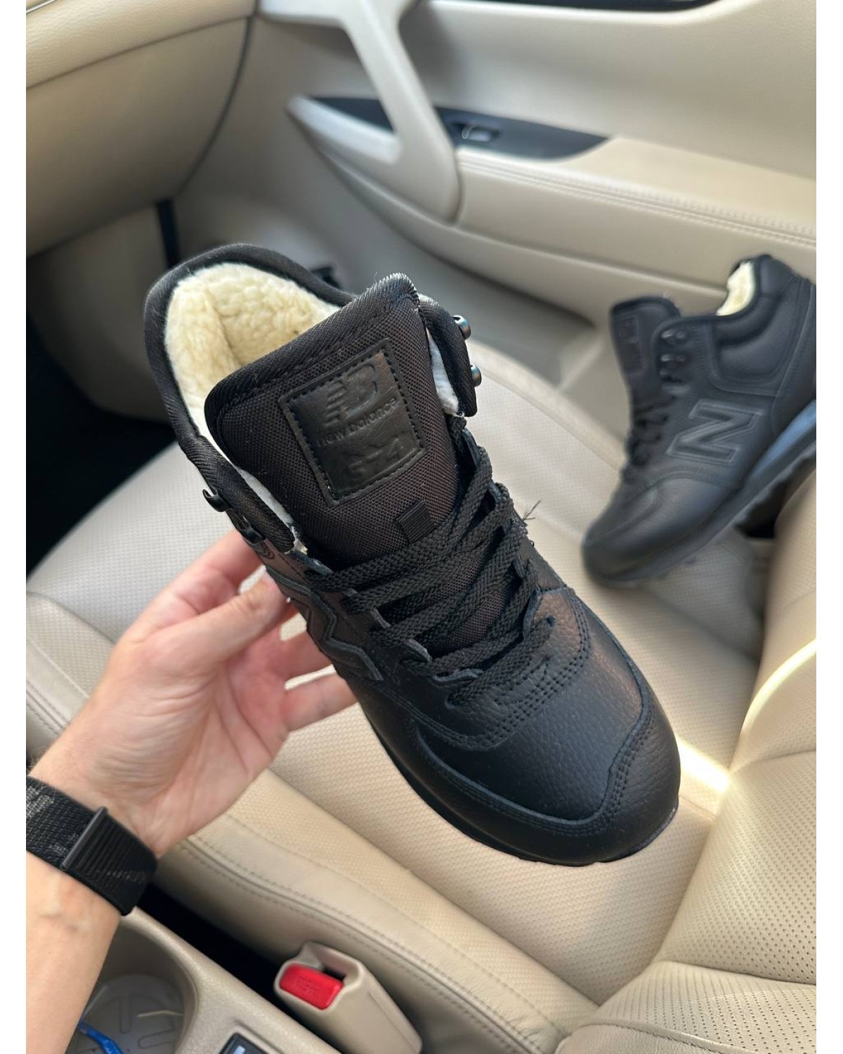 New Balance 574 Black Leather Fur