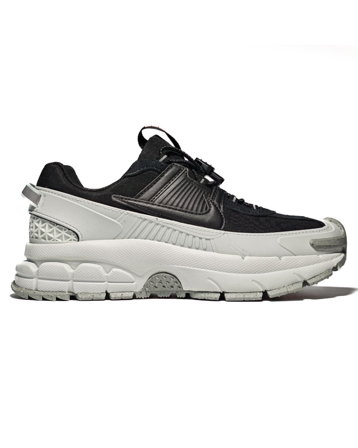 Nike Vomero Roam White/Black