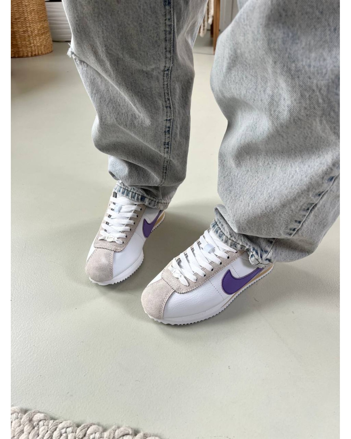Nike Cortez white violet