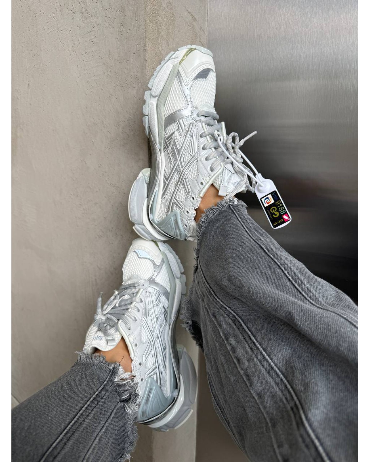 Balenciaga Runner Trainer White / Silver