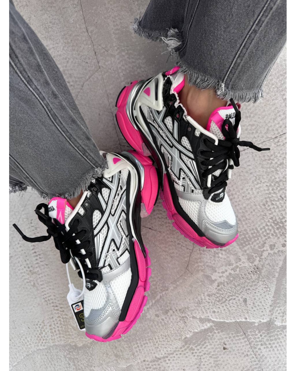 Balenciaga Runner Trainer black / pink / silver