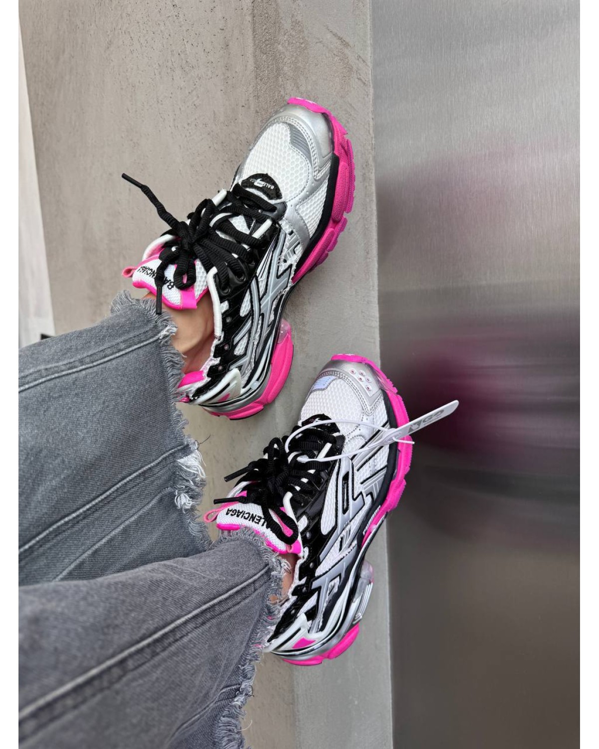 Balenciaga Runner Trainer black / pink / silver