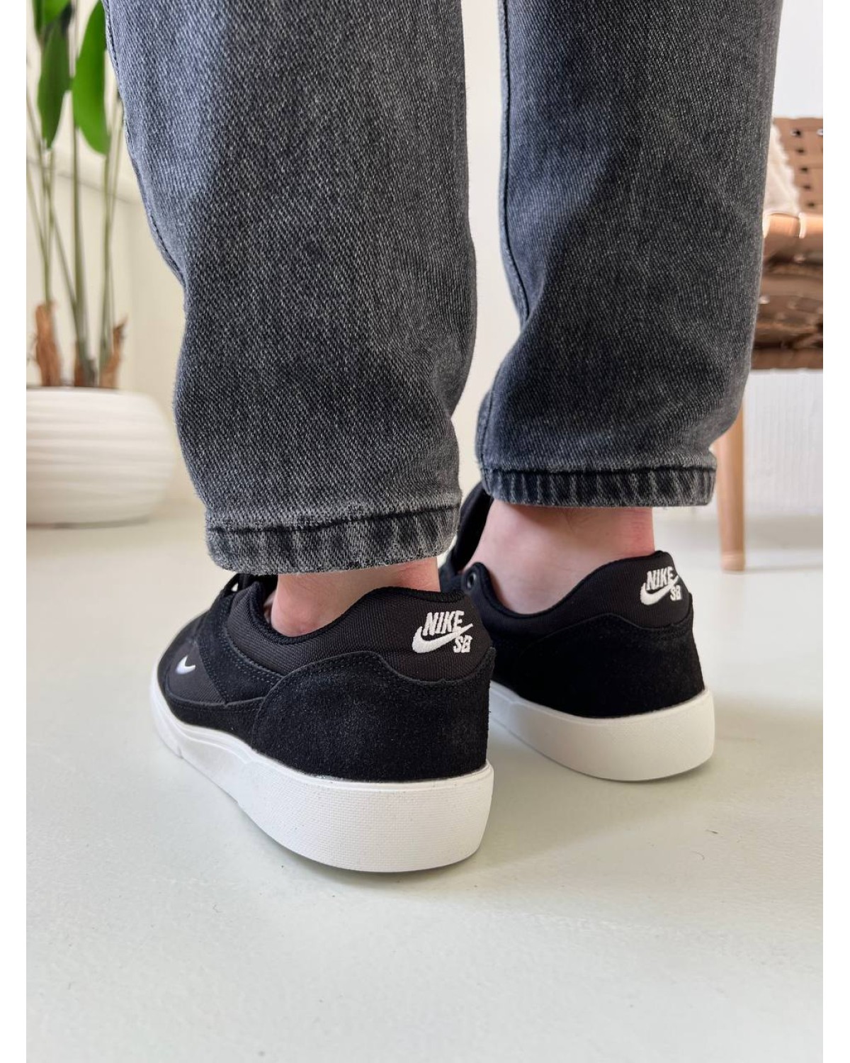 Nike sb skate shoes black