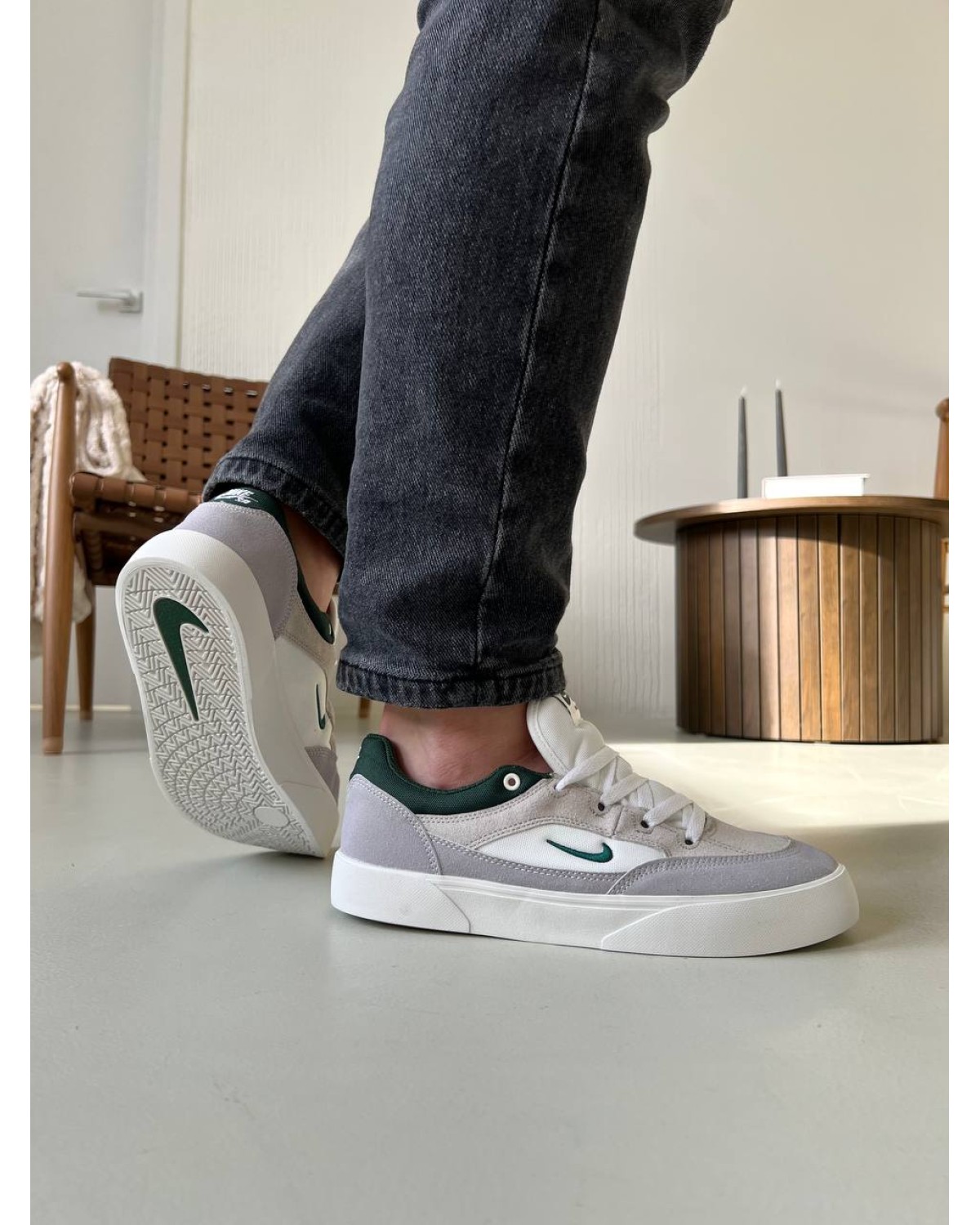 Nike sb skate shoes white green