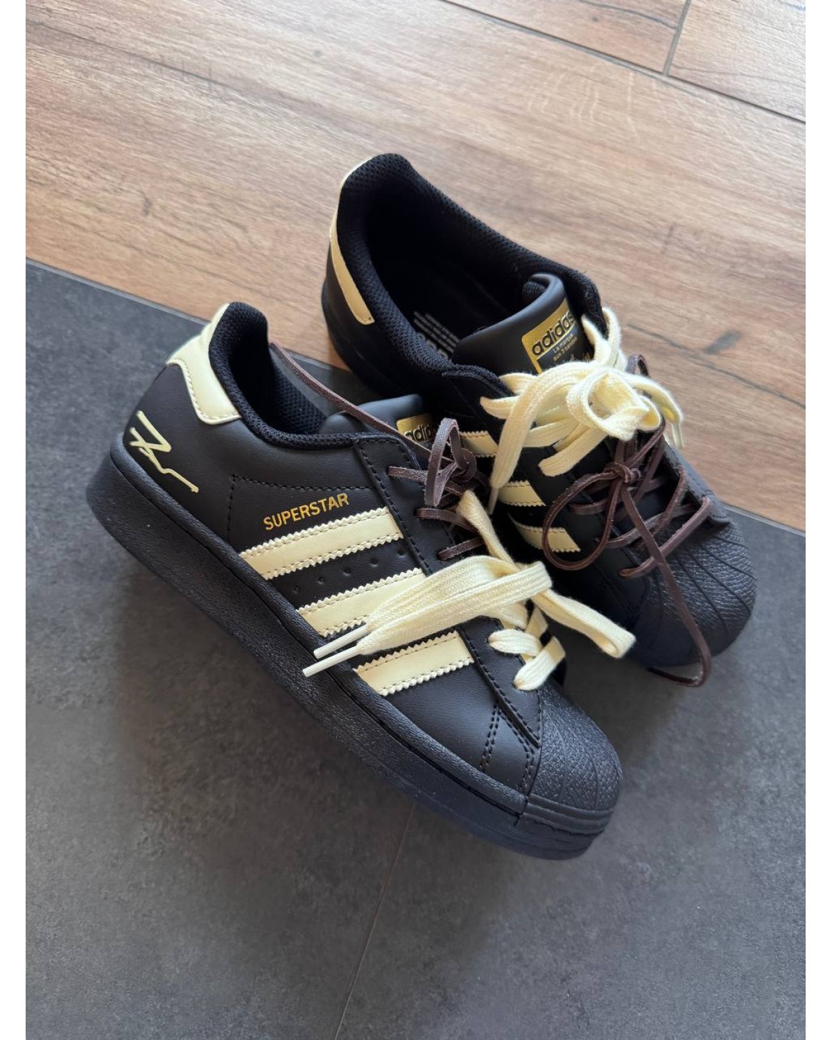 Adidas Superstar Black/Yellow