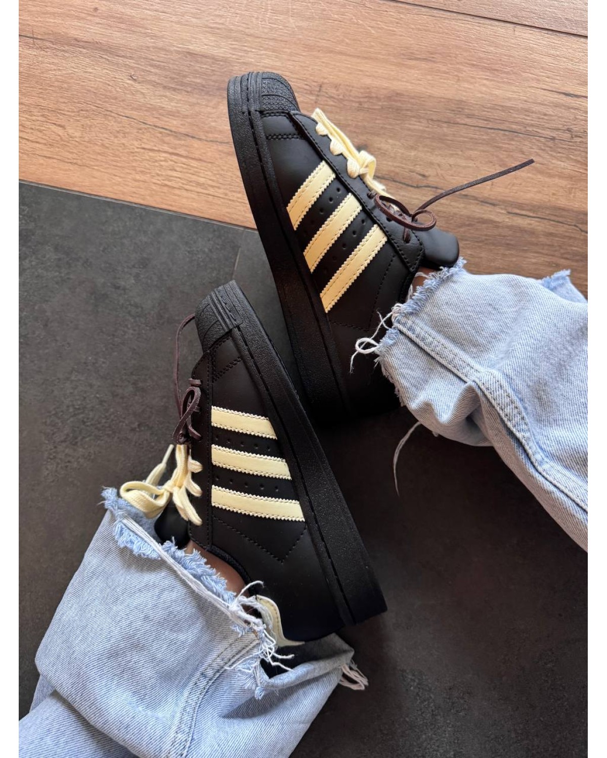 Adidas Superstar Black/Yellow