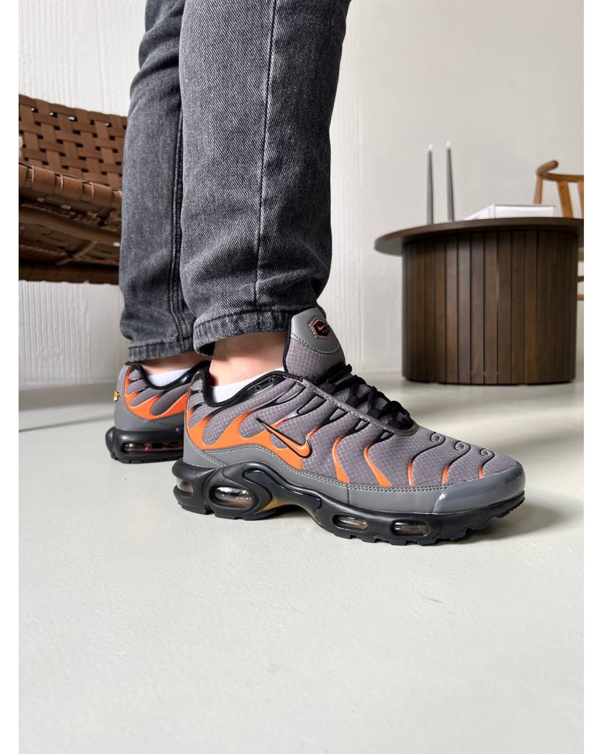 Nike TN Grey Orange