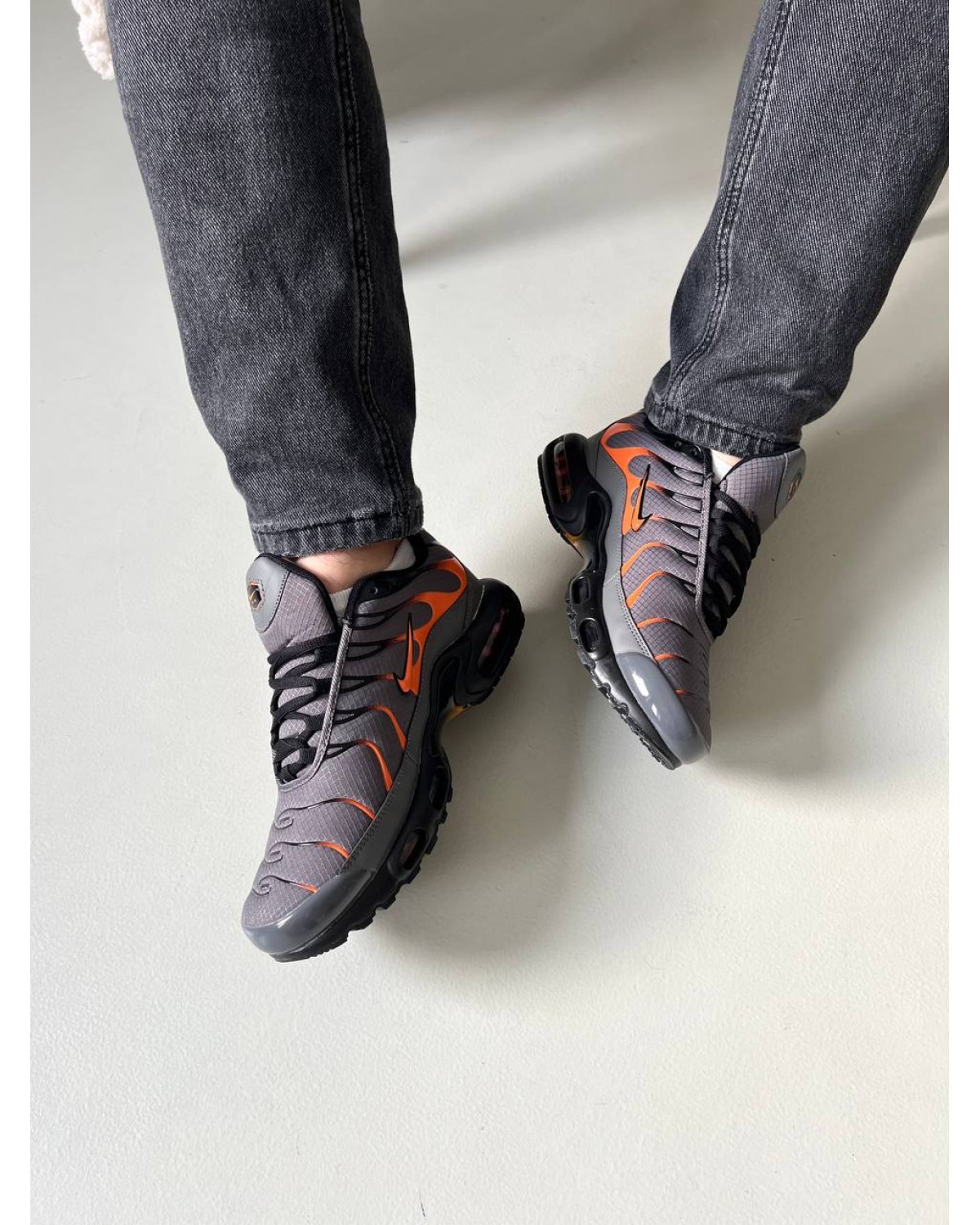 Nike TN Grey Orange