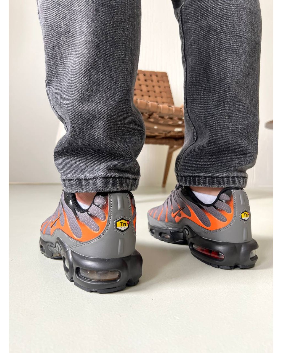 Nike TN Grey Orange