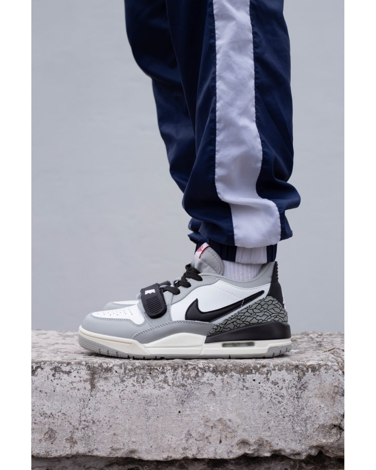 Nike Air Jordan Legacy 312 Grey White Black