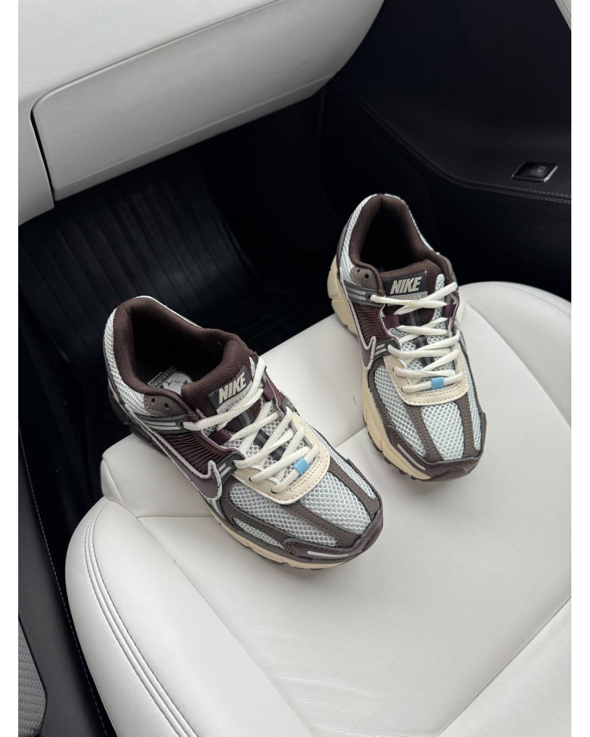 Nike Zoom Vomero 5 Earth Fossil