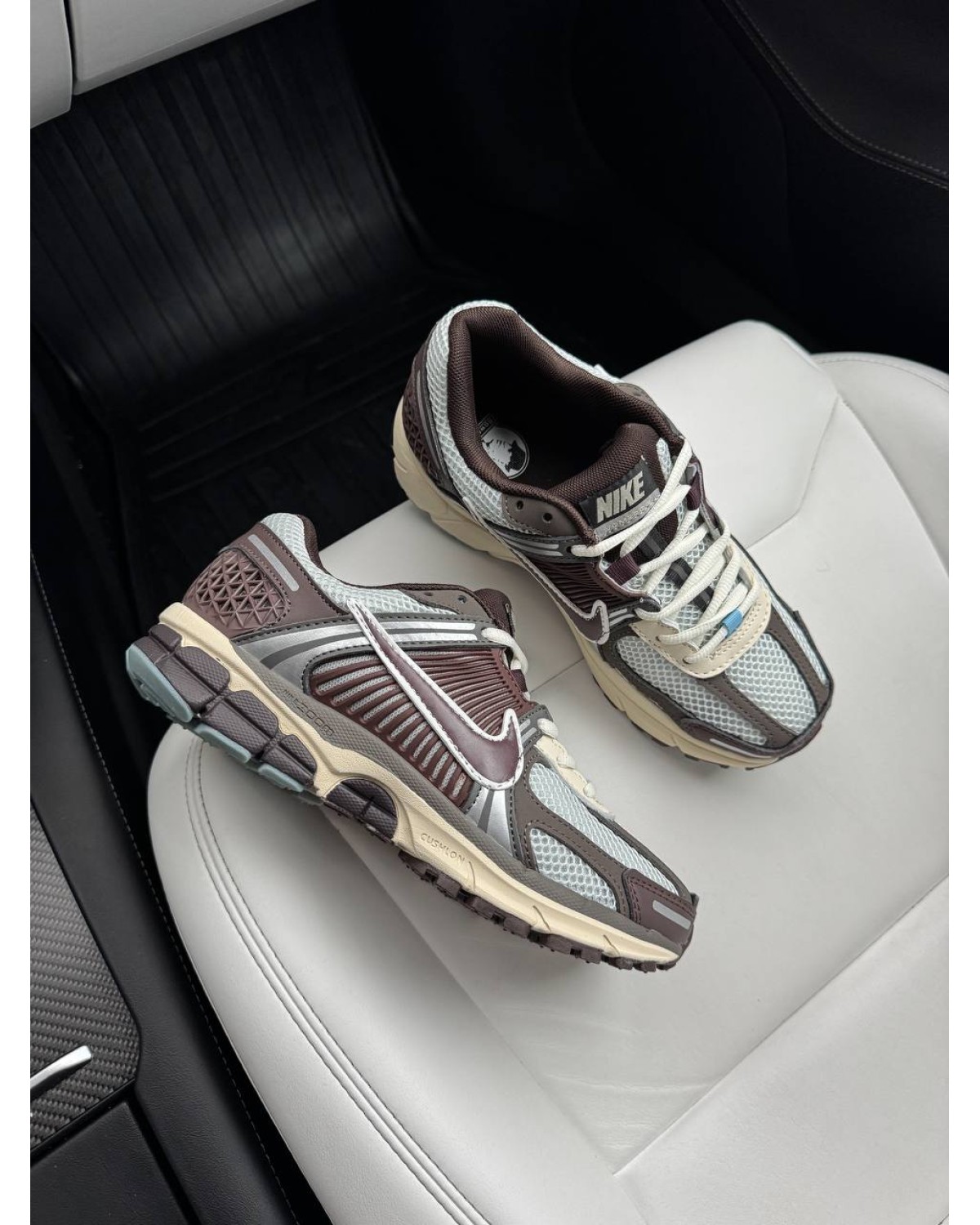 Nike Zoom Vomero 5 Earth Fossil