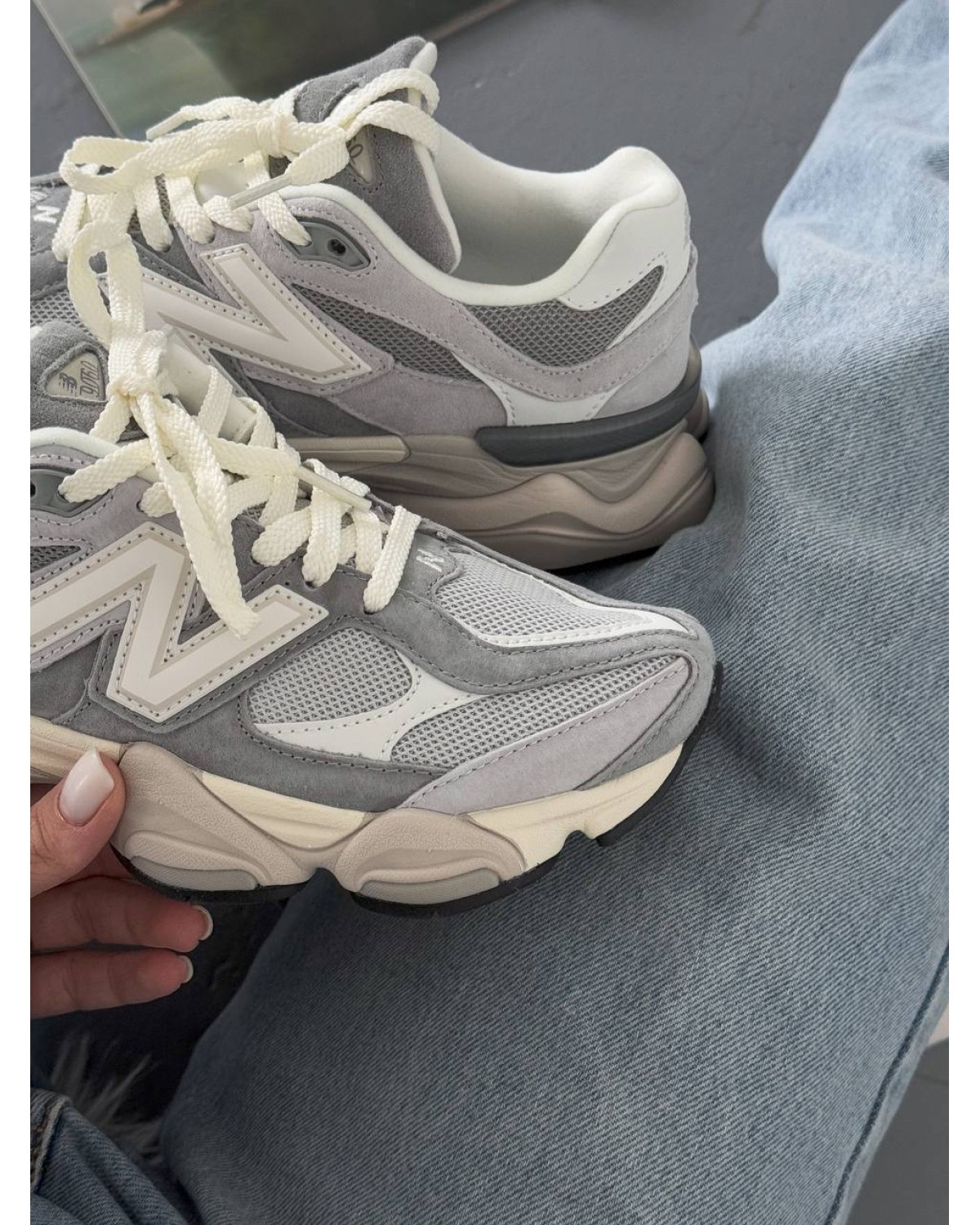 New Balance 9060 Light/Grey