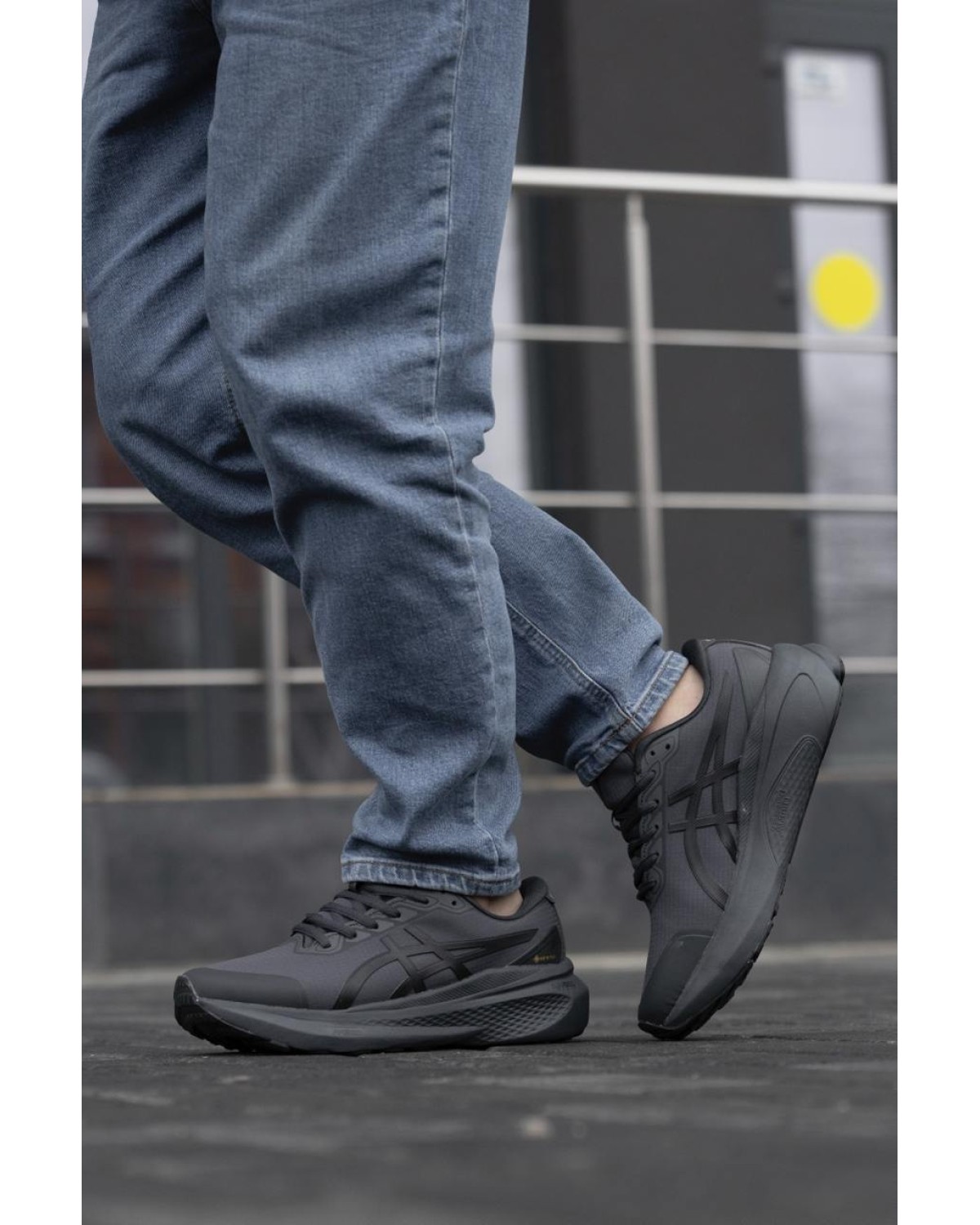 Asics Gel-Kayano 30 Gore-Tex Gray