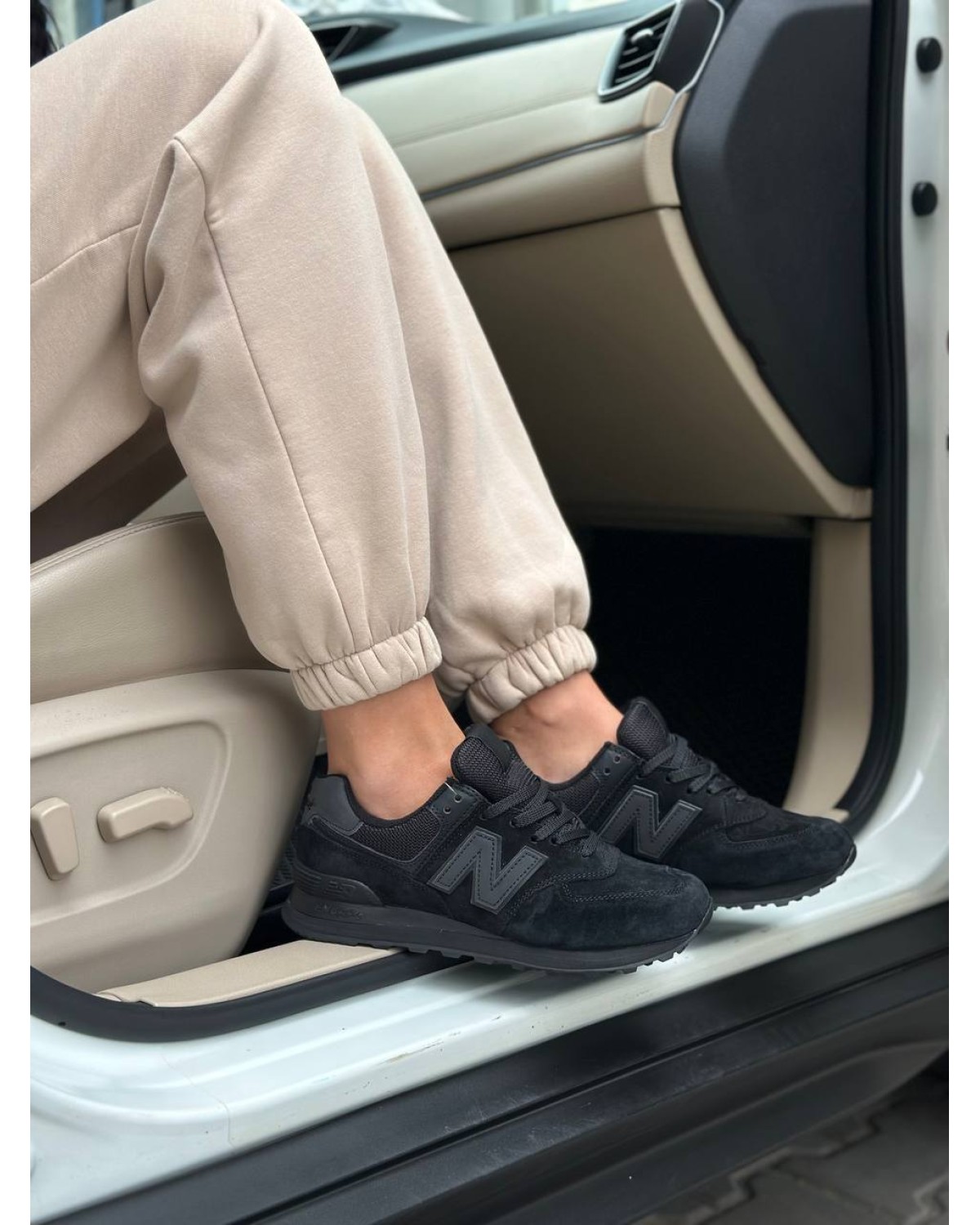 New Balance 574 full black