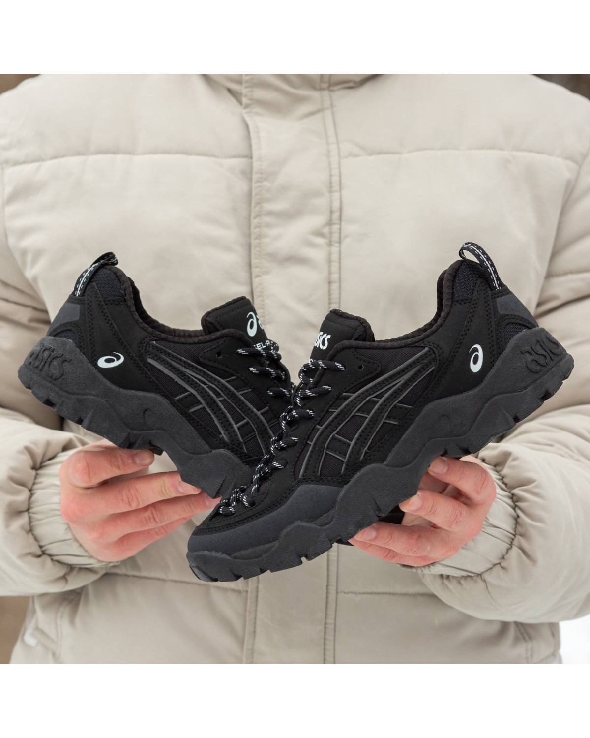 Asics Gel-Pickax Black