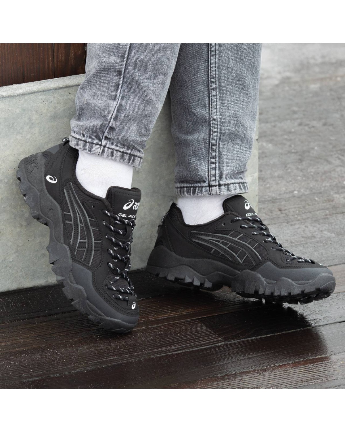 Asics Gel-Pickax Black