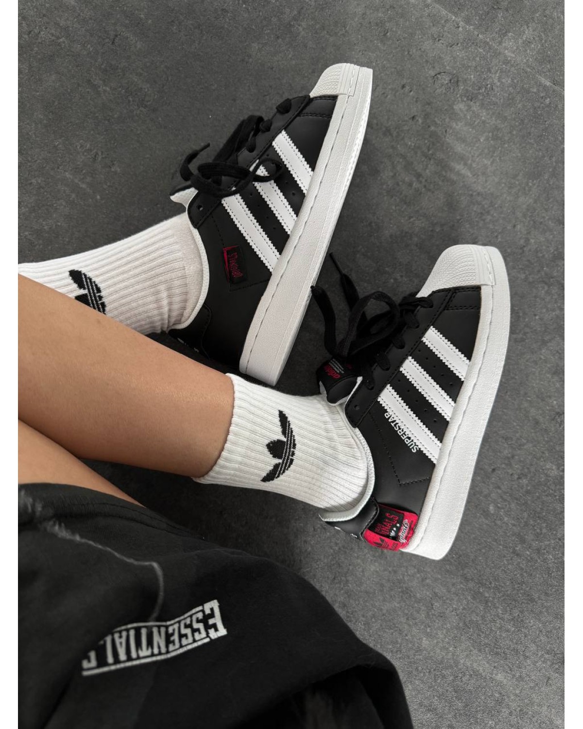 Adidas Superstar The Originals Black/White/Red
