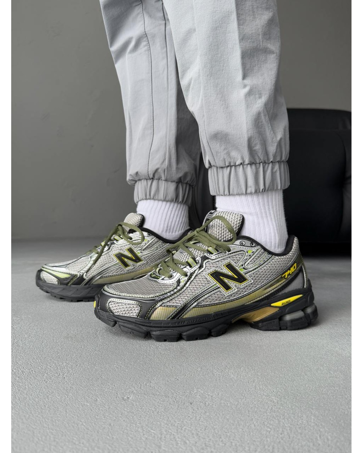 New Balance 740 Silver/Yelow/Black