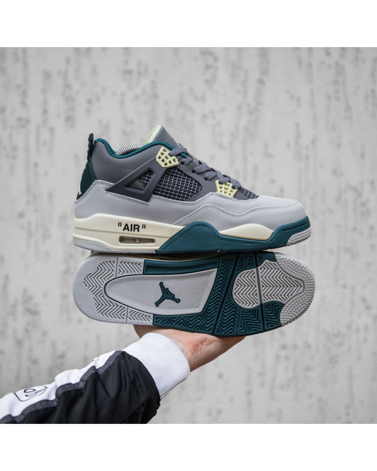 Nike Air Jordan 4 Retro