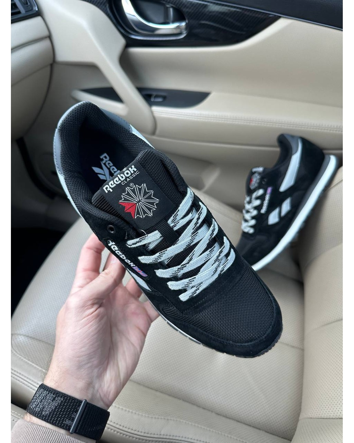 Reebok Classic Black White