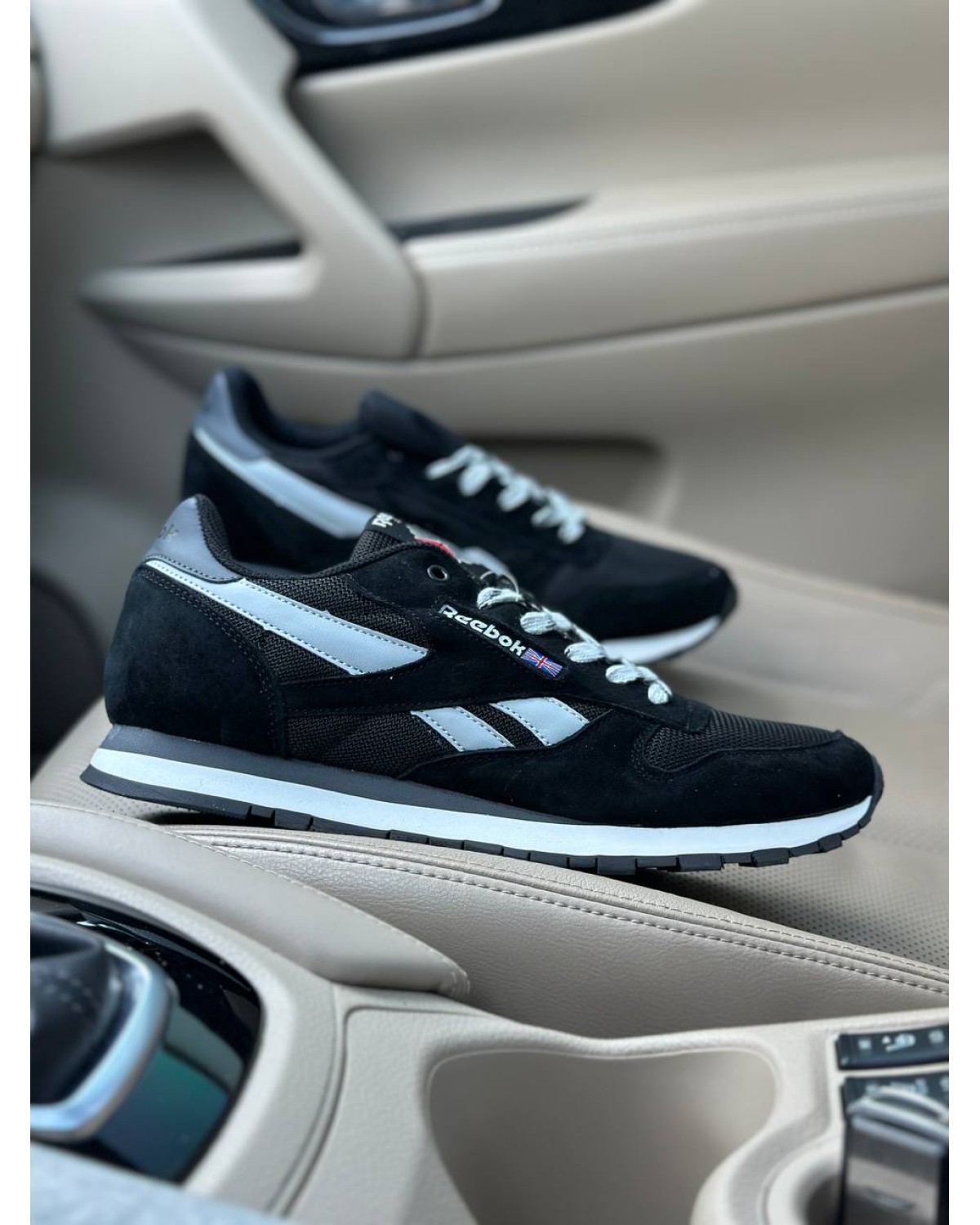 Reebok Classic Black White