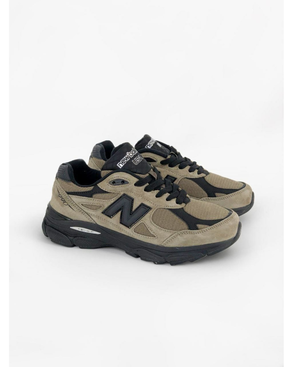 New Balance 990