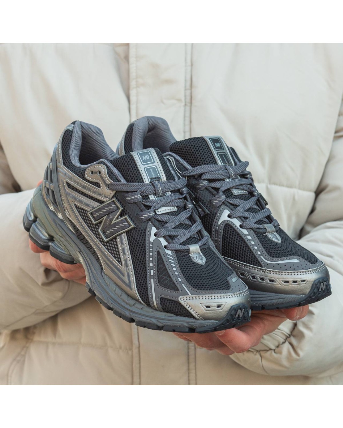New Balance 1906R Black Bronze